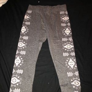 Grey patterned leggings